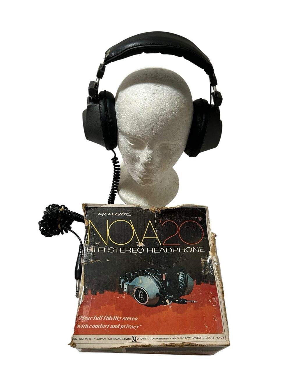 Vintage Realistic NOVA 20 HI FI Stereo Headphones Full Fidelity +Original Box